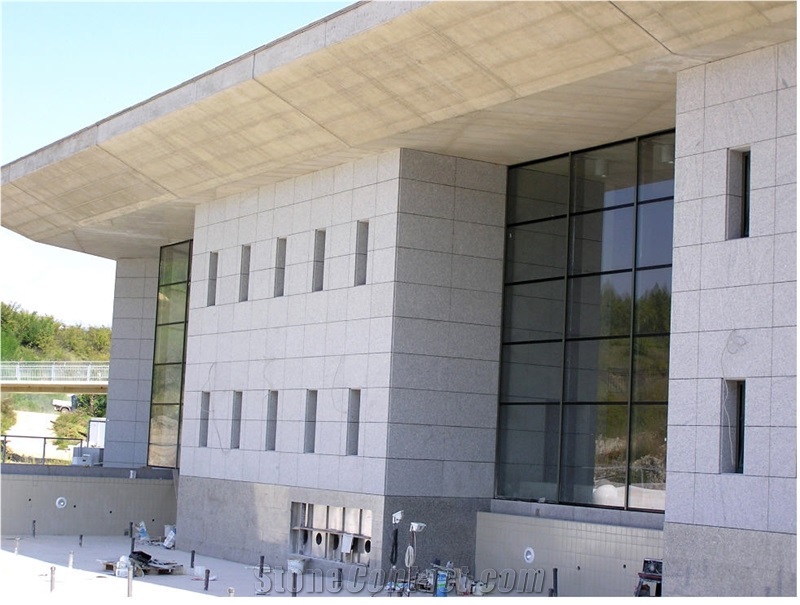 Rosa Beta Granite and Kanfanar Limestone Facade