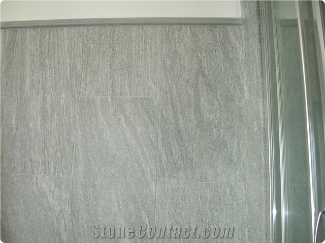 Rhein Quarzit Bathroom
