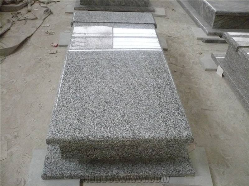 G435 Light Grey Granite Tombstones, China Cheap Granite Monument Design, Single Monuments for Poland Market, Western Style Monuments
