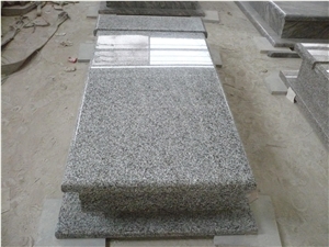 G435 Light Grey Granite Tombstones, China Cheap Granite Monument Design, Single Monuments for Poland Market, Western Style Monuments