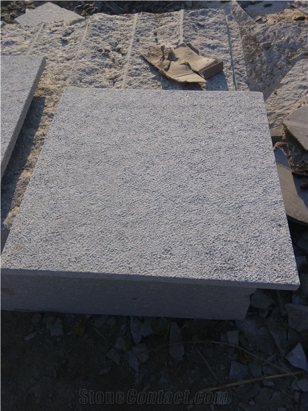 Chinese Dark Granite Bush Hammered Dark Grey Granite Tiles