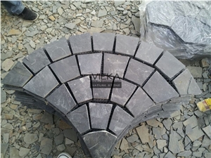 Random Flagstone Mats Black Slate Landscaping Stone Paving on Mesh