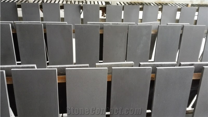 China Black Sandstone Tile & Slab Sichuan Black Sandstone