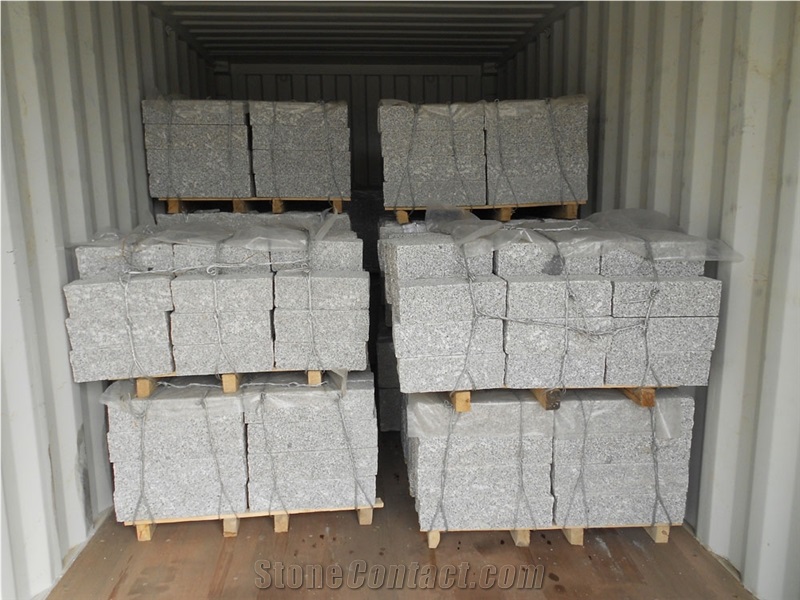 G341 Pineappled Columns 20x20x150 cm with Cap