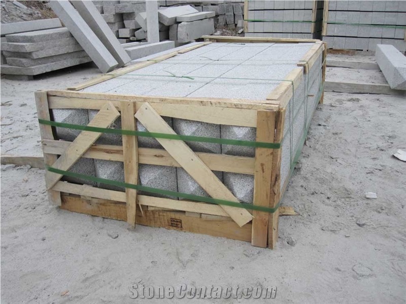 G341 Pineappled Columns 20x20x150 cm with Cap