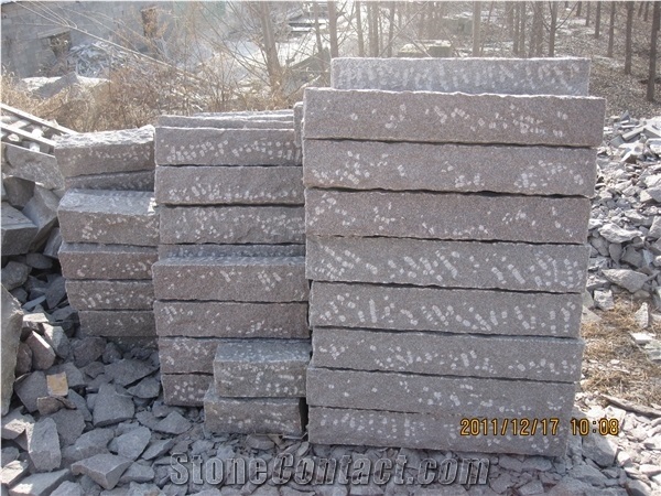G354 Granite Pineappled Palisade