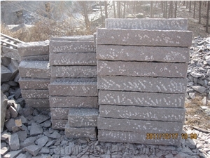 G354 Red Granite Palisade Pineappled