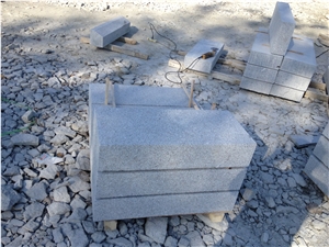 G375 Block Steps 18x29x80 cm All Sides Natural, Grey Granite Steps