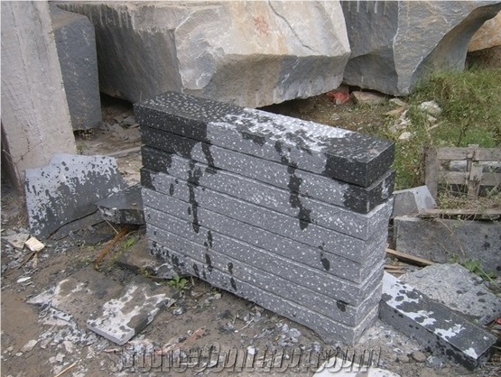 Pineappled Palisades Columns Dark Grey G654, G654 Granite Palisades