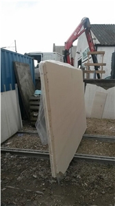 Moca Creme Limestone Slabs