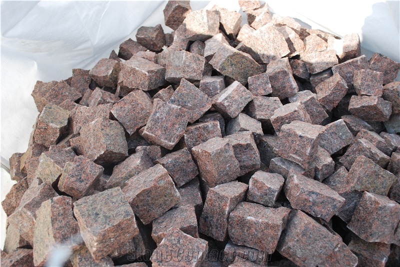 Vanga Red Granite Cube Stone