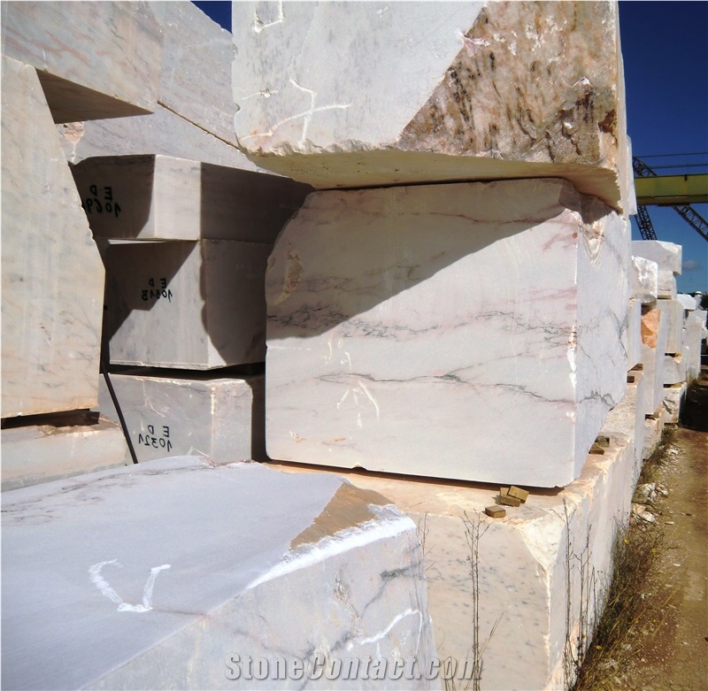 Estremoz Corrente Marble Blocks