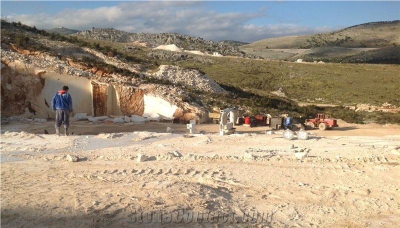 New King Beige Marble Blocks
