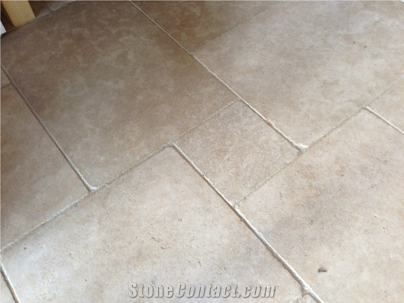 Sandy Creek Limestone Tumbled, Honed Tiles