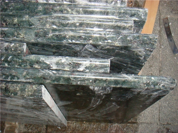 Verde Butterfly Granite Bar Top