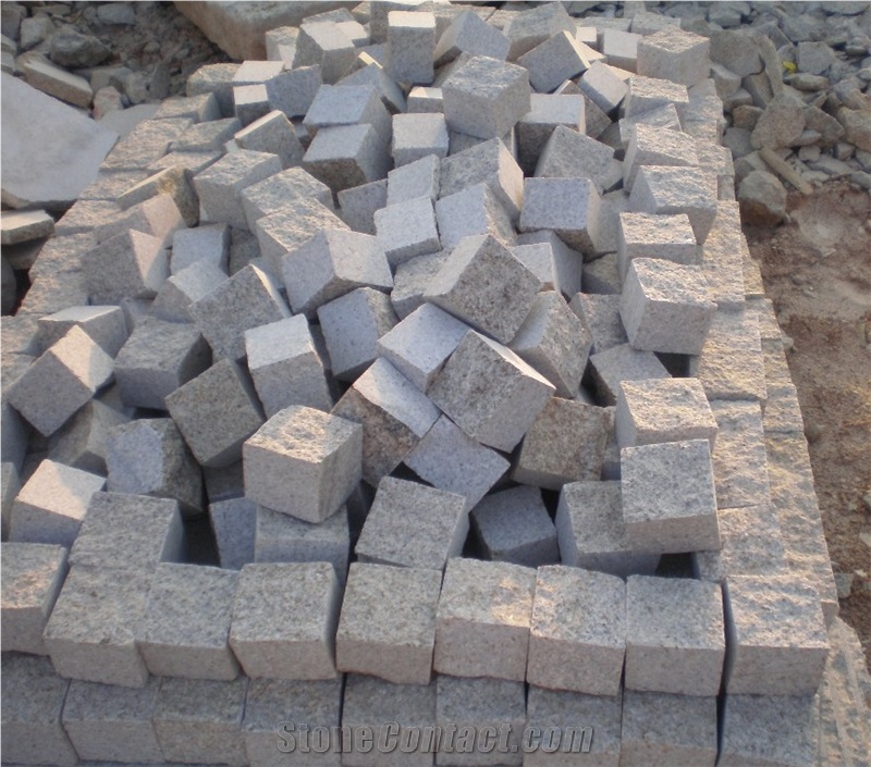 G682 Granite Cubestone, China Yellow Rust Granite Cobble Stone for Paving Outside