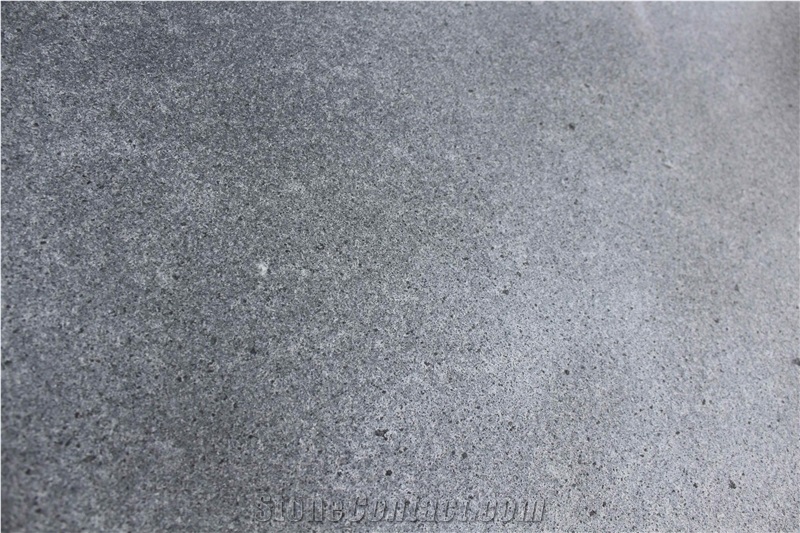 G370b Dark Greyflamed and Brushed Slabs