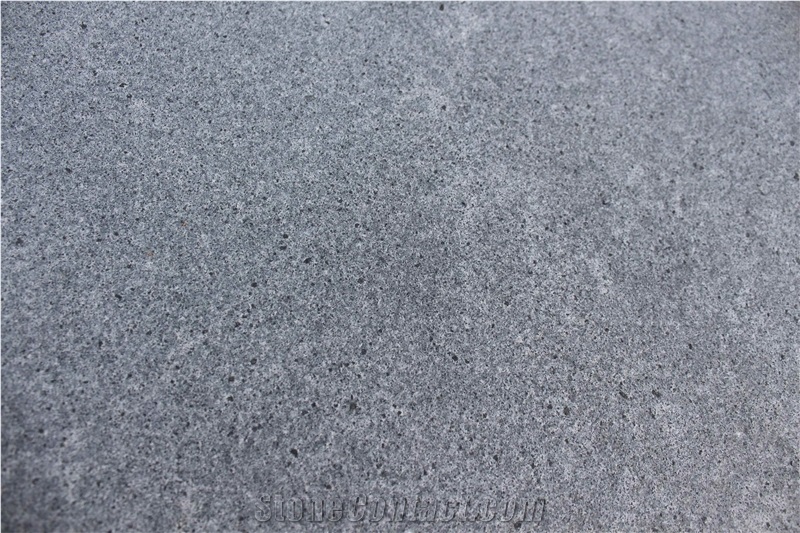 G370b Dark Greyflamed and Brushed Slabs