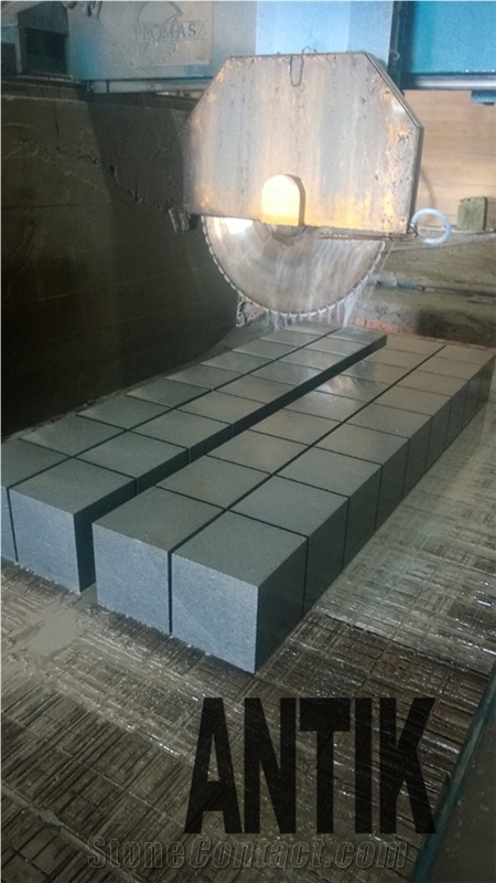Paving Cubes Basalt, Machine Cut Cobbles, Ukrainian Basalt