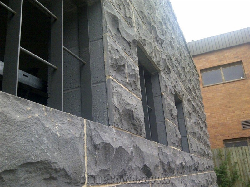 Hainan Black Basalt/Dark Basalt/Basalt Tiles&Slabs/Paving/Flooring/Walling/Honed/Sawn/Flamed/Polished