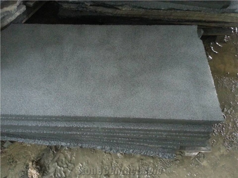Hainan Black Basalt/Dark Basalt Tiles&Slabs/Blue Stone Floor Tiles/Honed/Sawn/Polished/Flooring/Paving/Walling