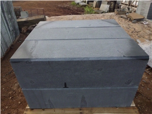 Hainan Black Basalt Kerbstone/Curbs Road Side Stone/ Bluestone Kerbstone
