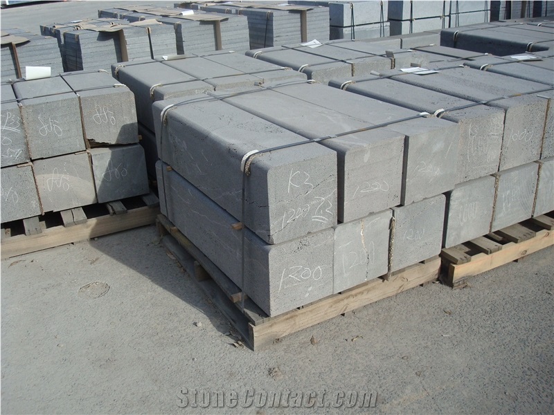 Hainan Black Basalt Kerbstone/Curbs Road Side Stone/ China Black Basalt Kerbstone