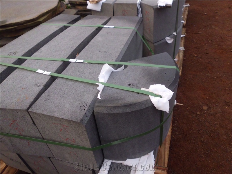 Hainan Black Basalt Kerbstone/Curbs Road Side Stone/ China Black Basalt Kerbstone
