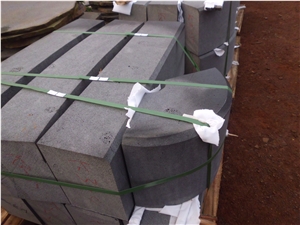 Hainan Black Basalt Kerbstone/Curbs Road Side Stone/ China Black Basalt Kerbstone Hainan Black Basalt Kerbstone/Curbs Road Side Stone/ China Black Basalt Kerbstone