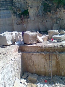 Beige Romania Limestone Blocks