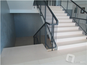 Vidraco Moleanos White Limestone Staircase Vidraco Moleanos White Limestone Staircase