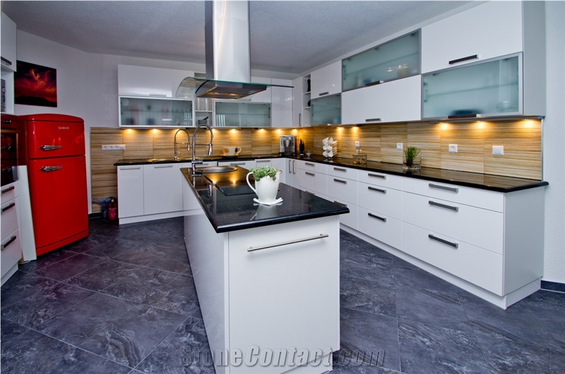 India Black Galaxy Granite Kitchen Countertop