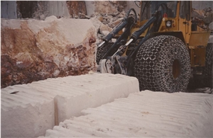 Semi Rijo Do Arrimal Limestone Blocks
