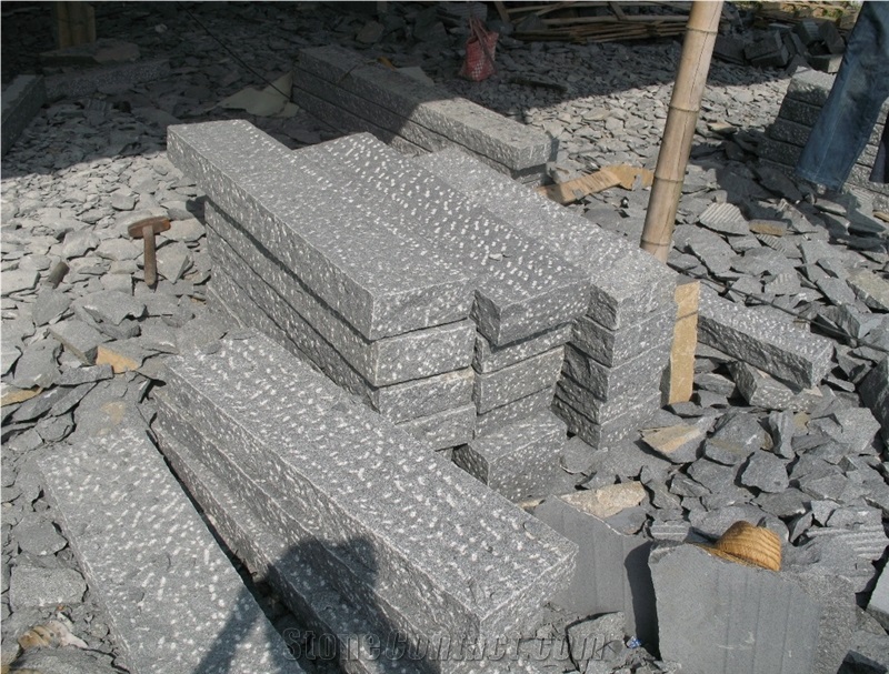 G654 Granite Rough-Picked Kerbstone, China Dark Grey Granite Kerbs for Outside Road Stone
