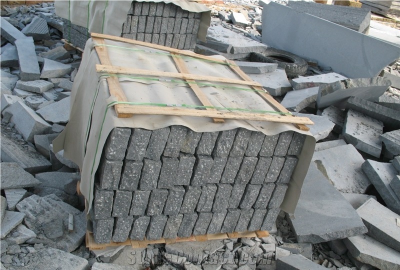 G654 Granite Rough-Picked Kerbstone, China Dark Grey Granite Kerbs for Outside Road Stone