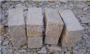 G682 Golden Yellow Granite Rough-Picked Kerbstone, China Yellow Granite Kerbs for Outside Road Stone