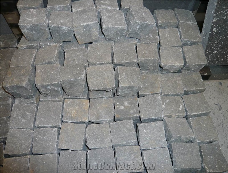 Zhangpu Black Basalt Cubestone, China Black Cobble Stone for Outdoor Pavers