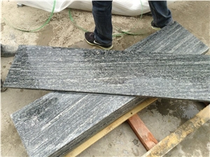 G302 Landscaping Dark Veins Granite
