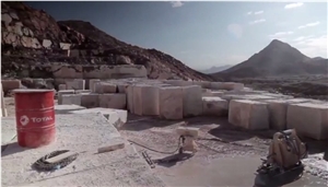Ibri Beige Marble Blocks