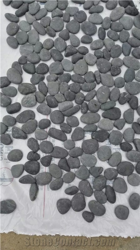 Fargo Black Flat River Pebbles Mesh, Natural River Stone Pattern