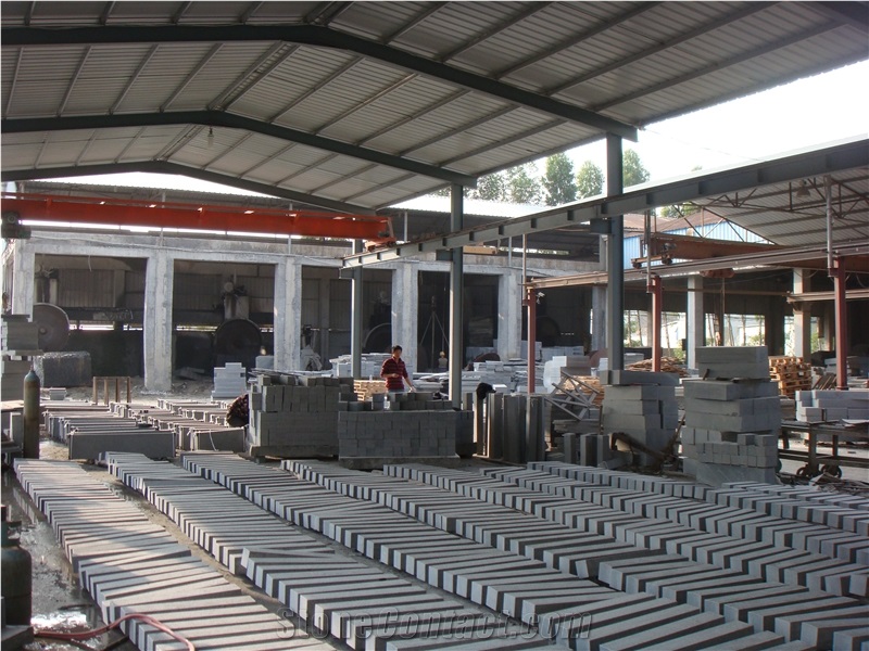 China G654 Granite Kerbstone / China Dark Grey Granite / Graphite Grey / Pangdan Dark / Ash Grey / Road Side Stone