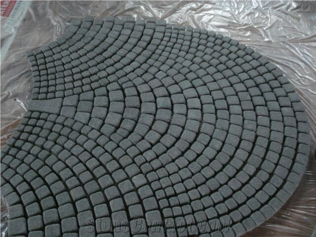 Cobble stone/On mesh/Pavers/Black Basalt/G684/China Dark Basalt/Paving/Flamed
