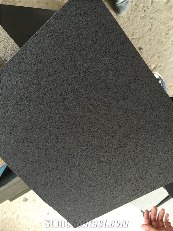 Hainan Black Basalt Tiles & Slabs /Dark Basalt/Dark Blue Stone/Walling/Paving/Flooring/Sawn, China Black Basalt