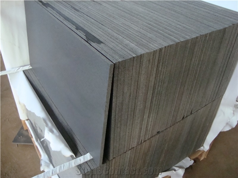Hainan Black Basalt Tiles & Slabs /Dark Basalt/Dark Blue Stone/Walling/Paving/Flooring/Sawn, China Black Basalt