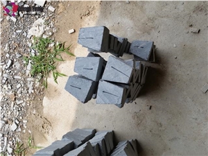 grey cobble limestone,cubes stone,limestone paving sets,pavers,limestone driveway stone