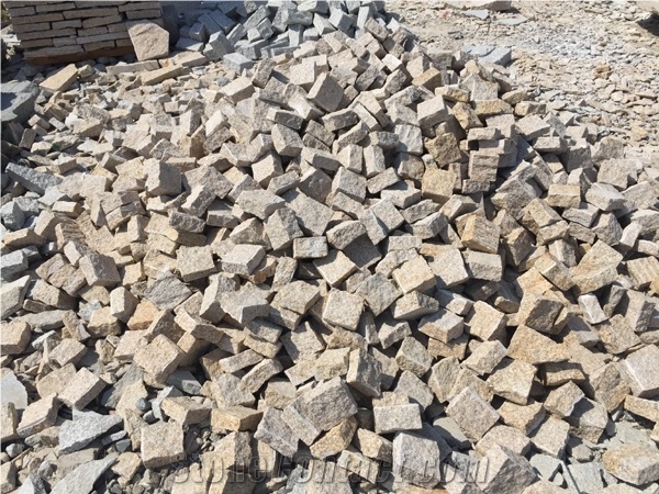 G682 Sunset Gold Rust Granite Cube Stone/Cobble Stone for Pavers /Paverment Stepping Way