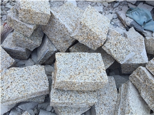 G682 Sunset Gold Rust Granite Cube Stone/Cobble Stone for Pavers /Paverment Stepping Way