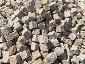 G682 Sunset Gold Rust Granite Cube Stone/Cobble Stone for Pavers /Paverment Stepping Way