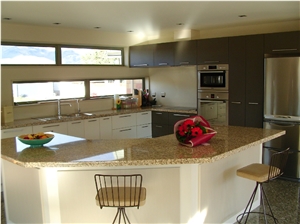 G682 Sunset Gold Yellow Granite Kitchen Countertops / Western Design Desk Tops/Vanity Top/Island & Bar Top