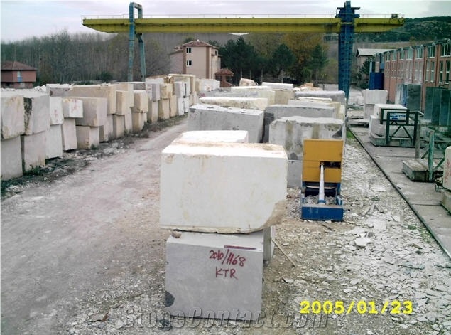 Bilecik Beige Marble Blocks